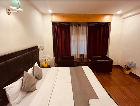 Hotel Hadimba Palace Manali  Siyal | Family Suit Room With Moutain Room 